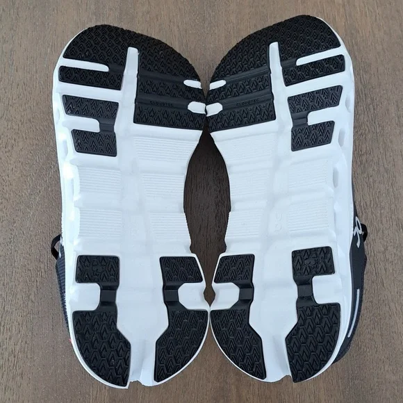 On Cloudrunner 2 - Color: Eclipse / Black - Size: Women 9.5 - Picture 8 of 9